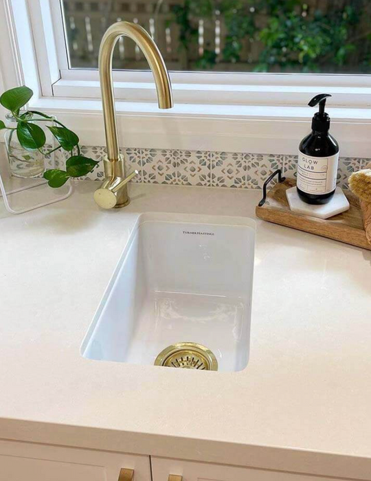 Turner Hastings Cuisine 30 x 46 Non-Overflow Sink - Gloss White